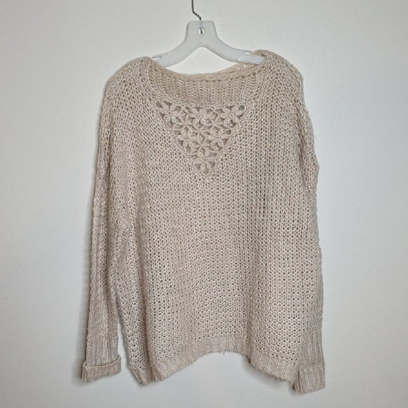 easel Sweaters - Easel Cream Flower Accent Knit Women's Oversize Sweater Small/ Medium